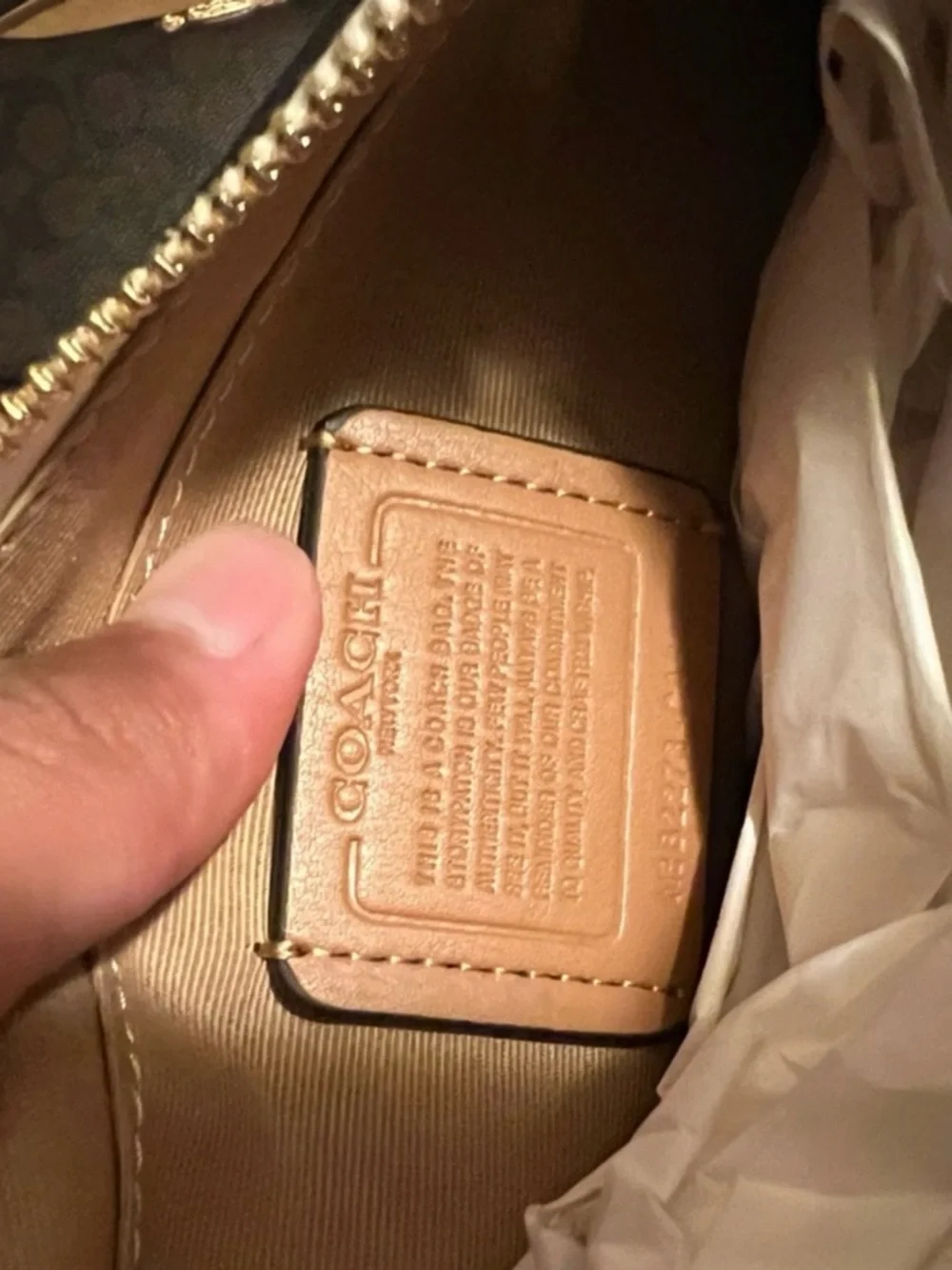 Coach White Signature Canvas Shoulder Bag with Gold Chain Strap - Picture 3 of 3